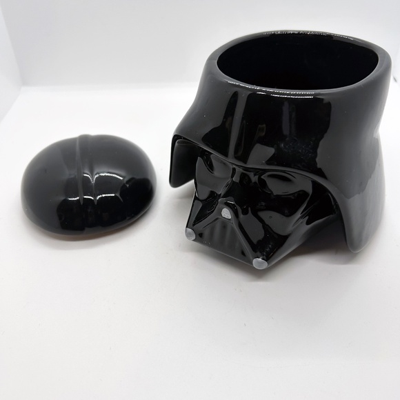 Star Wars Other - Star Wars 3D sculpted Darth Vader Mug with lid
